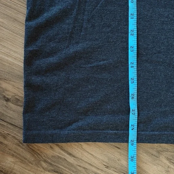 EUC Fall v-neck t-shirt - Picture 6 of 6